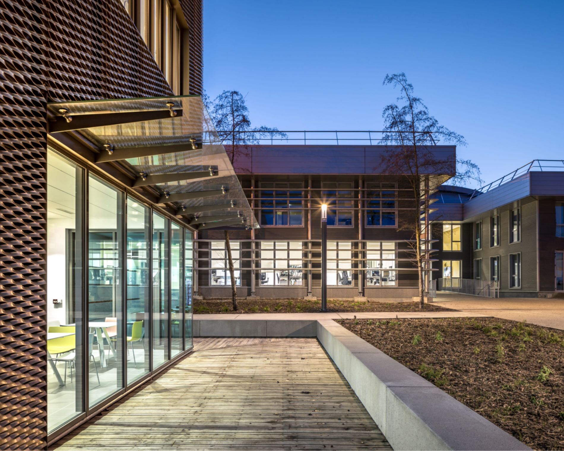 metal deploye laboratoire sanef senlis